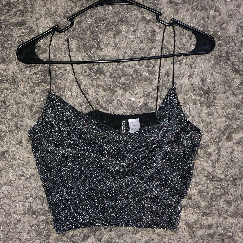 Metallic sparkle cropped tank top!! 😎🕸
